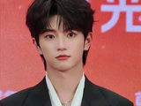 穆祉丞演唱会红毯无缝衔接