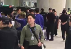 韩国球迷凌晨接机怒骂主教练洪明甫