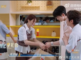沈梦辰握张凌赫不松手何炅喊够了，这幕太真实！