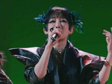 萨顶顶携《起初说》亮相浪姐总决赛，赛博禅意吟诵引热议