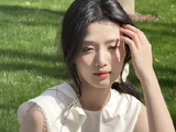 她的脸没有攻击性，五官舒展干净，古装越看越有韵味…