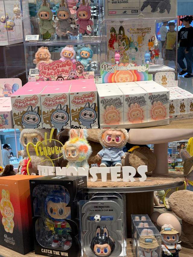 泡泡玛特线下店，多个LABUBU系列产品现货在售 澎湃新闻记者 吴雨欣 摄