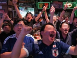 球迷穿日本队球衣庆祝！上海市足协回应：足球无国界，球迷有祖国