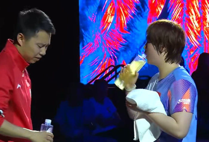 靠轮换发球法制胜!蒯曼4-3逆转佐藤瞳晋级美国大满贯四强!|WTT美国大满贯|对手|失误|领先|正手_新浪体育_新浪新闻