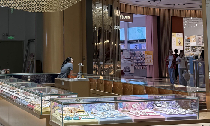 金店 图片来源：财联社记者摄