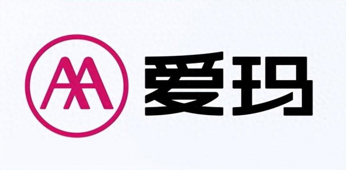 动力层面，搭载引擎MAX能量聚核系统，主打省电与平稳输出，适配平坦路面代步，但电机功率偏低，载人、爬坡时动力不足。