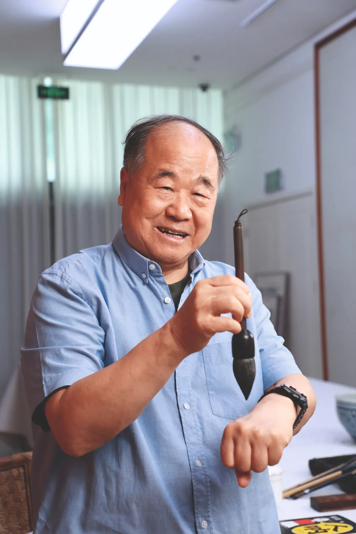 ​2026年6月，莫言在北京接受环球人物采访。（侯欣颖 / 摄）