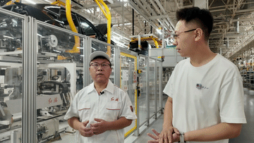 安全微镜头｜一座智能工厂的“安全新法则”