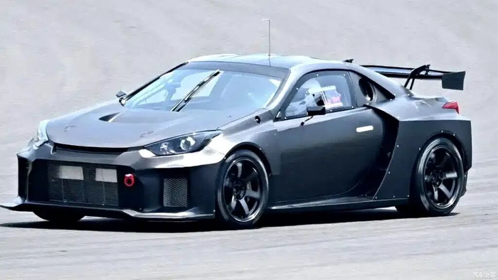 全新丰田MR2测试骡车