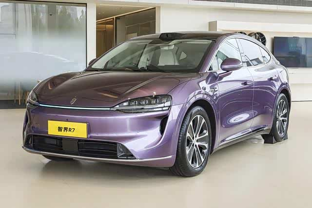 配图为：2026款智界R7 纯电 UItra
