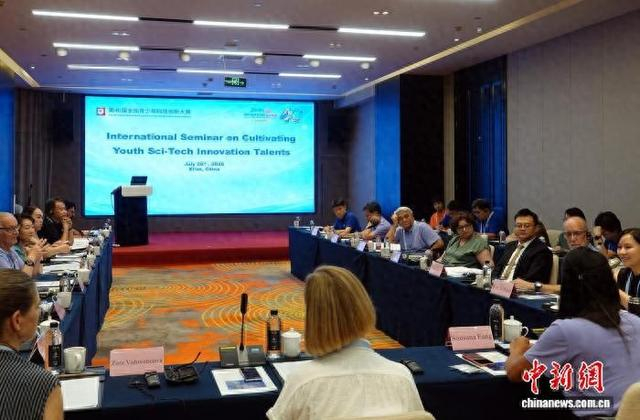 国际科技创新后备人才培养座谈会举行。中新网记者 孙自法 摄