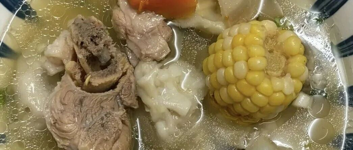 “到了这个年纪，才懂得我妈下班回家时，真的很需要肉已经解冻好了”