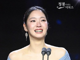 金高银青龙大赏落泪：请多找我拍戏！