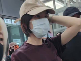 粉丝：姐姐你太漂亮了吧！曾沛慈：你拍我的后脑勺！