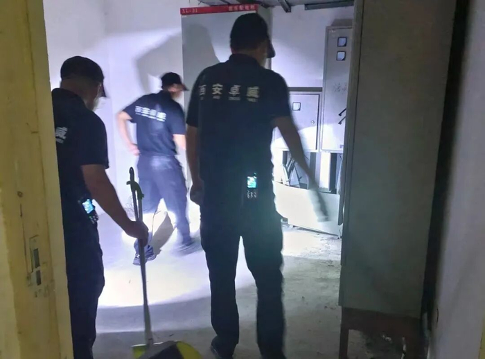 物业人员搜寻排查（受访者 供图）