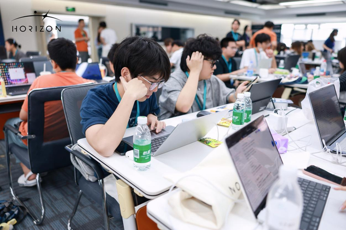 选手在准备比赛。受访者供图