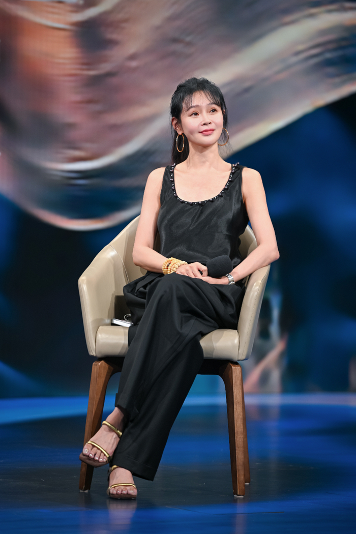 于明加