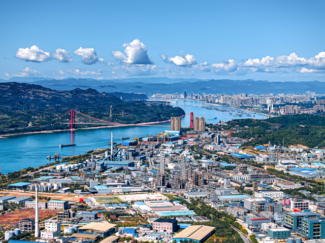 兴发集团新材料产业园。（通讯员 李阳 摄）