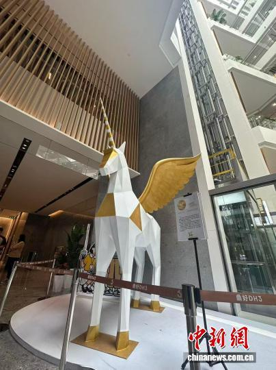 7月29日，中关村鼎好DH3大厦A座一楼大厅一角。 温展博 摄