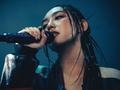 炎明熹新歌《Bye Bye Bye》MV大突破，编发造型冷艳洒脱