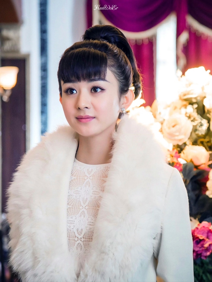 《老九门》中重要角色在《九门》中更换了演员，如尹新月、二月红等。图为《老九门》中赵丽颖饰演的尹新月。