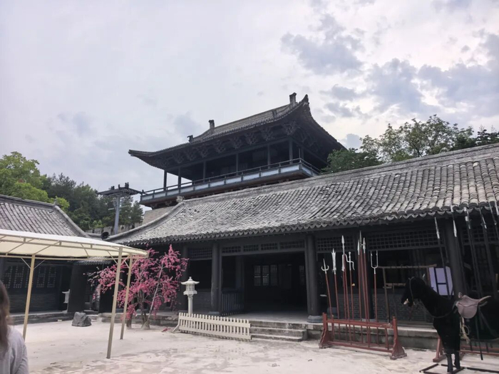 横店清明上河图园区武侠片场，短剧新场景正在搭建中