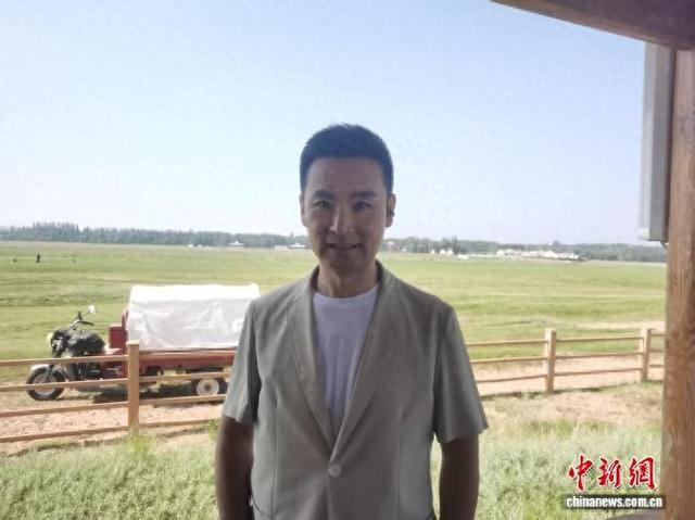 图为刘和刚接受记者采访现场。 中新网记者 李爱平 摄