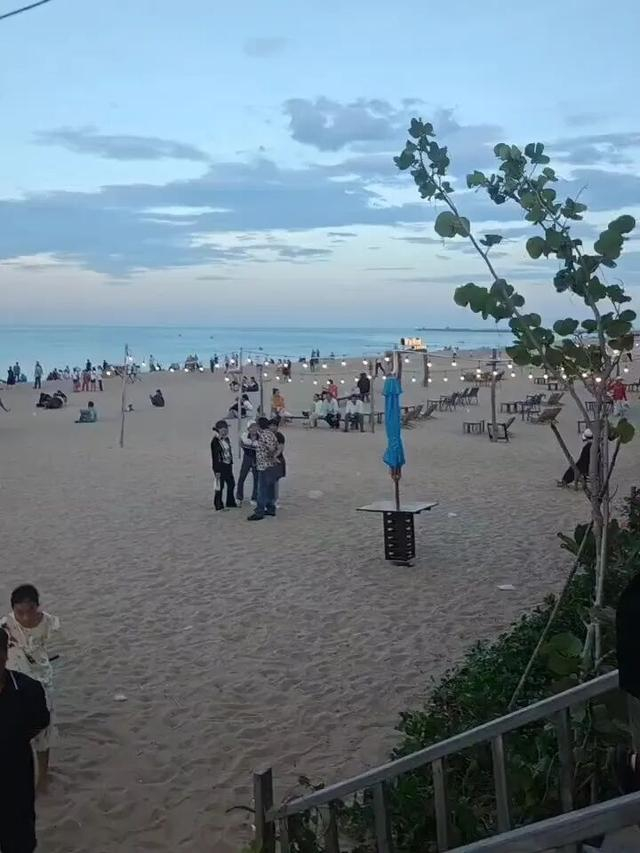 事发海滩（视频截图）