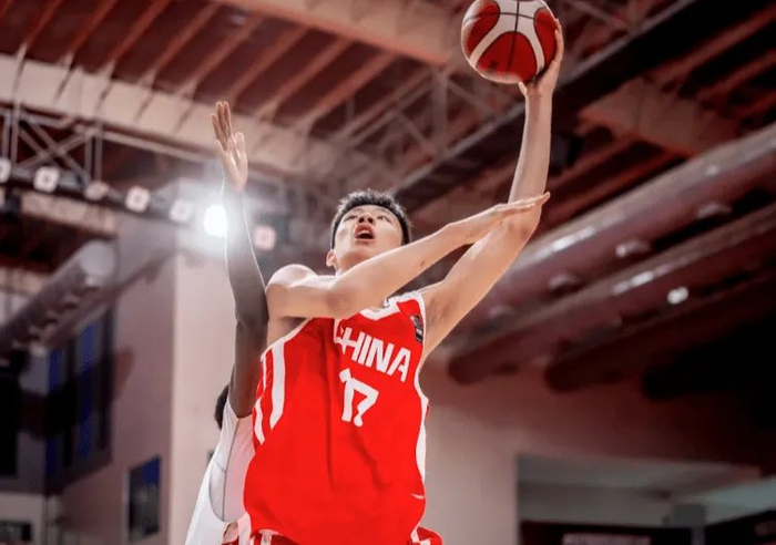 u18男篮117-103淘汰菲律宾 球员评价:4人满分,6人及格,1人低迷|U18男篮亚洲杯|效率|比赛|张懿|末节_新浪体育_新浪新闻