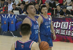 山东男篮惜败肯塔基传奇，杨文学堪称内线大腿，王证砍全场最高分
