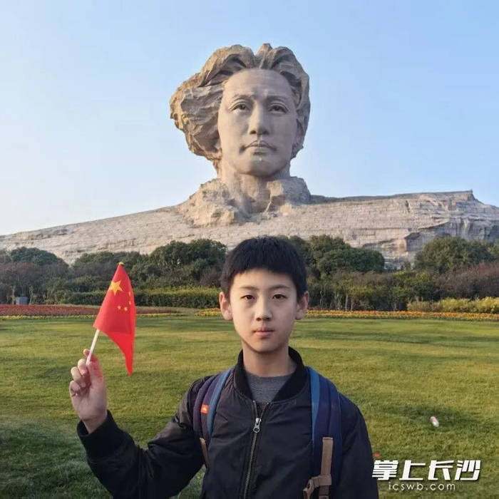 王植興在長沙橘子洲頭。