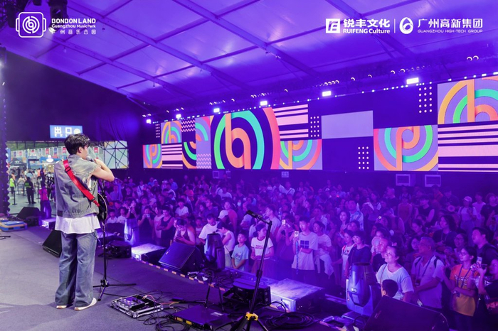 8月25日晚，广州音乐公园迎来首场启幕演出。