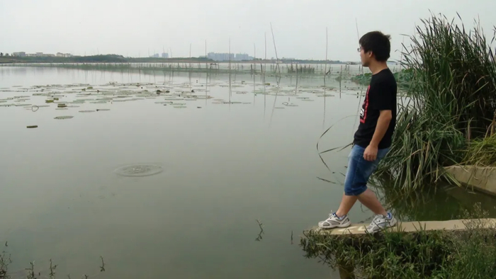 2012年葛宇路的行為藝術作品《甜一點》葛宇路 供圖