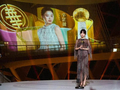 辛芷蕾获“影响世界华人大奖”：寻常胭脂困不住 自成人间一轮月