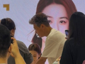 当老戏骨当起小助理，艺人翻红少不了“活人味”｜文艺评论