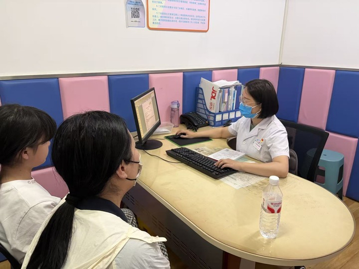 先别急着批评指责！如果发现孩子有这些行为，一定要重视→