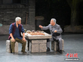 小成本话剧，一张棋盘话明立场，半生家国读懂“同心”