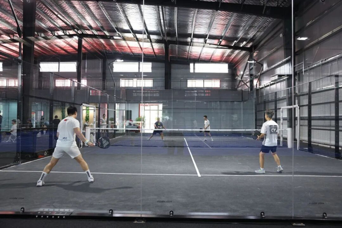 板式网球以双打为主。受访者供图