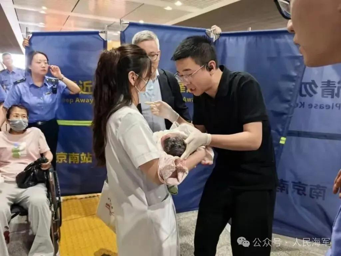 泌尿外科医生在高铁上，接生了个孩子！