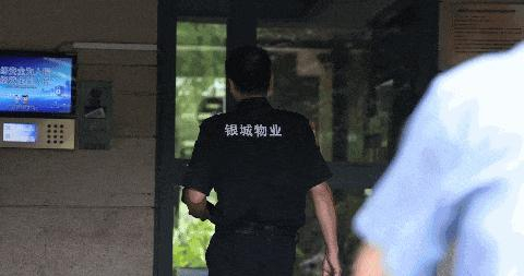 四盒没人取的牛奶，救人一命！