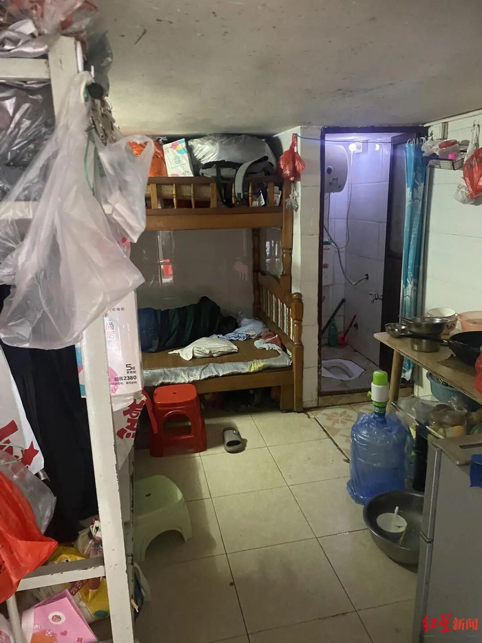 ▲梅姨曾在麦地社区的出租屋居住一年多。她落网后，这里迎来新租客，但如今也已搬离