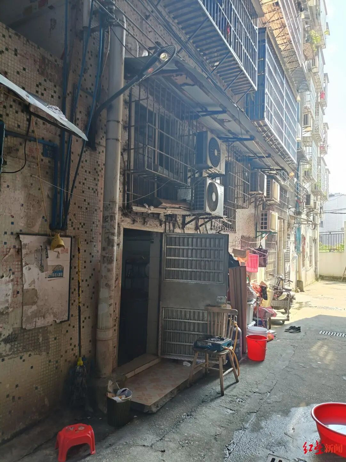 ▲梅姨落网时，曾在这里（广州白云区麦地社区）居住了一年多
