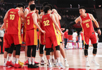 男篮半场落后日本19分！攻防两端略显疲软 郭士强两度被打停露不满