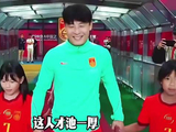 传承与希望！武磊深知自己大概率无缘2030年世界杯，他精心准备海报…
