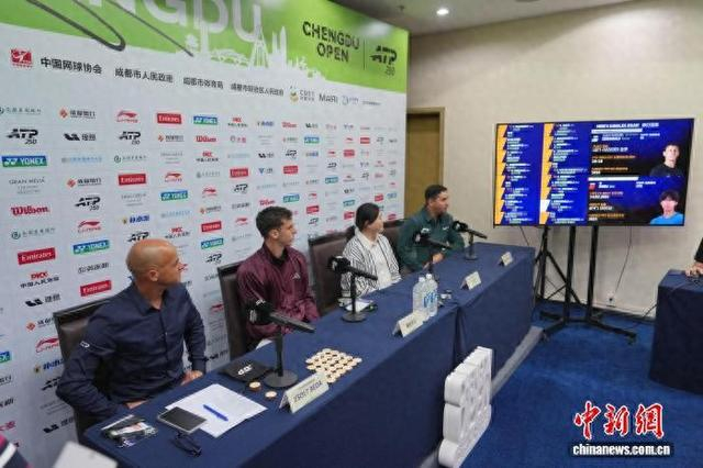 图为2026年成都公开赛-ATP250抽签仪式现场。 记者 安源 摄