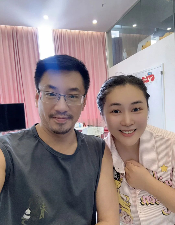 赵然（左）与廖晨翕合影（来源：廖晨翕社交平台）