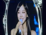 我由衷欣慰，我的女孩如今终于不必再为无人珍爱而忧心了