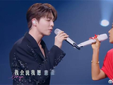 吉克隽逸一首《爱要怎么说出口》，与陈立农对视拉丝