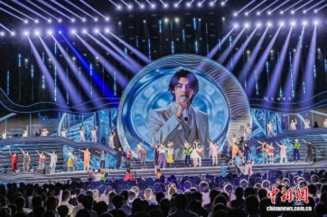 广东卫视“山海升明月”2026粤港澳大湾区中秋晚会9月21日晚在广东汕尾完成录制。广东卫视 供图