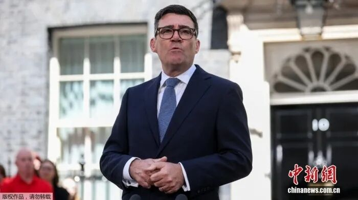 当地时间7月20日，伯纳姆在首相府以英国首相身份发表首个讲话。